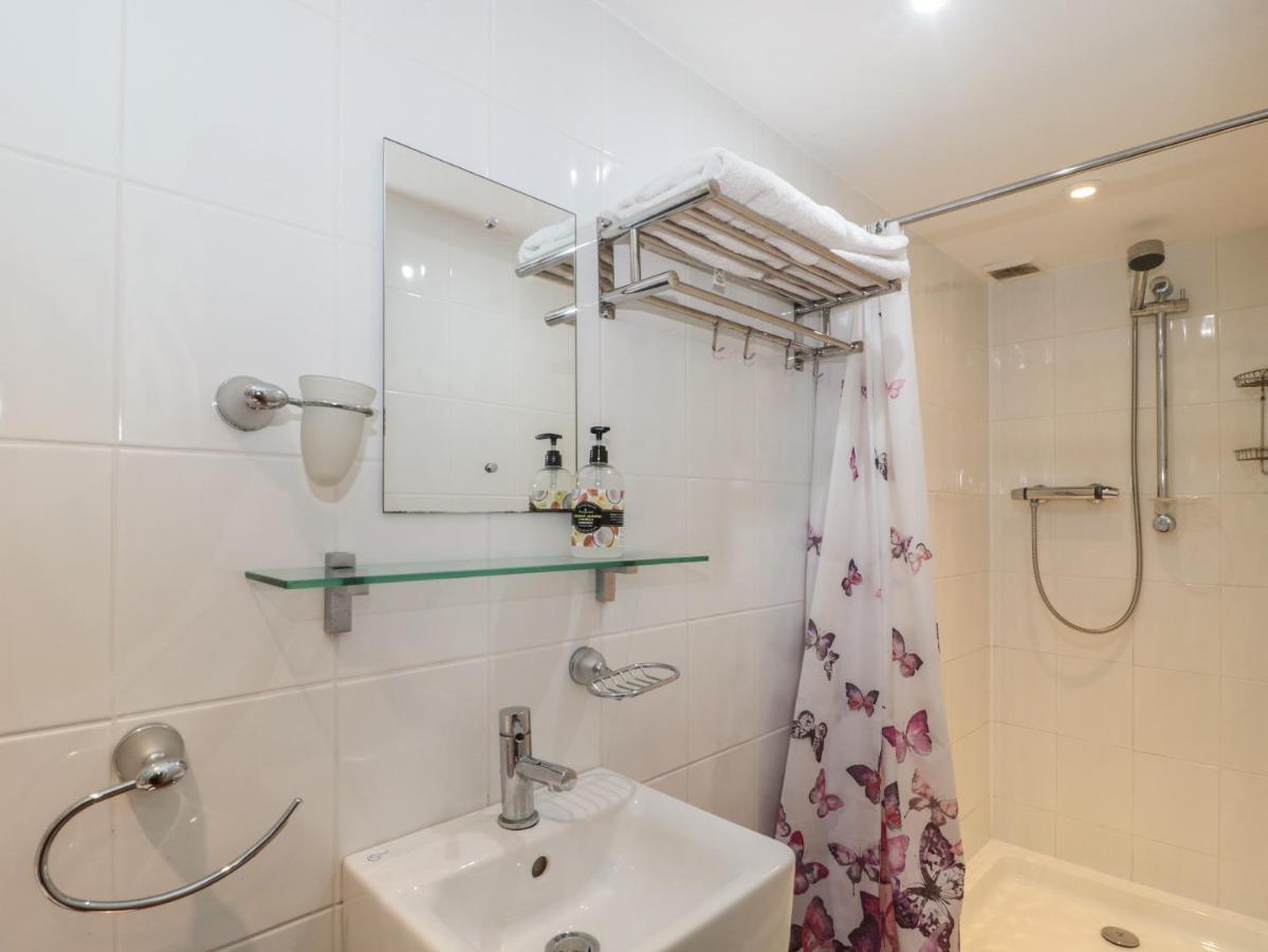 The Coach House Villa Самъртън Екстериор снимка
